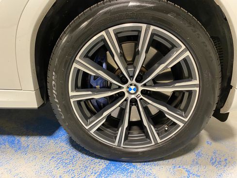 Used 2022 BMW X6 M50i w/ Executive Package image 27