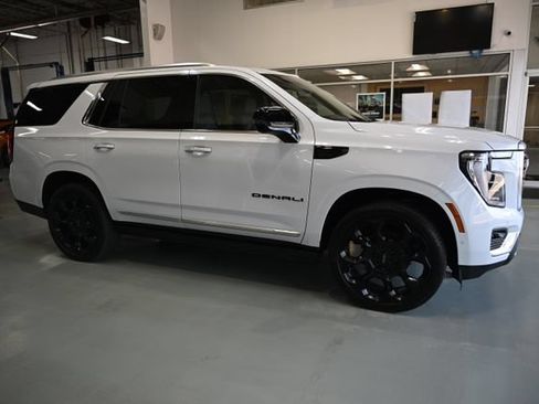 New 2026 GMC Yukon Denali w/ Denali Reserve Package AWD/4WD image 4
