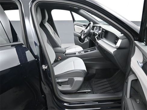 New 2026 Volkswagen Tiguan SE R-Line image 14