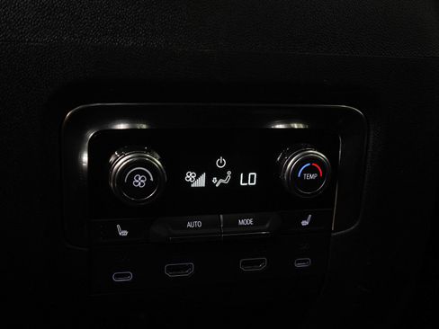 Used 2026 GMC Yukon Denali w/ Denali Reserve Package AWD/4WD image 18