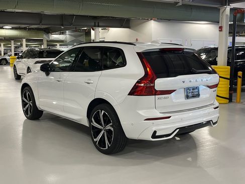 Certified 2024 Volvo XC60 B5 Ultimate w/ Protection Package Premier AWD/4WD image 5