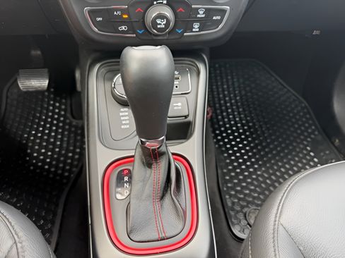 Used 2018 Jeep Compass Trailhawk w/ Leather Interior Group AWD/4WD image 19