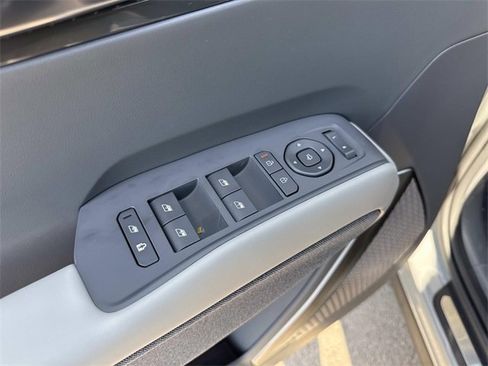 New 2026 Kia EV9 Land image 11