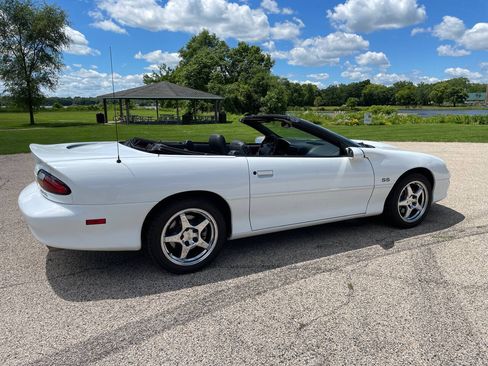 Used 2002 Chevrolet Camaro Z28 w/ SS Performance/Appearance Pkg RWD image 39