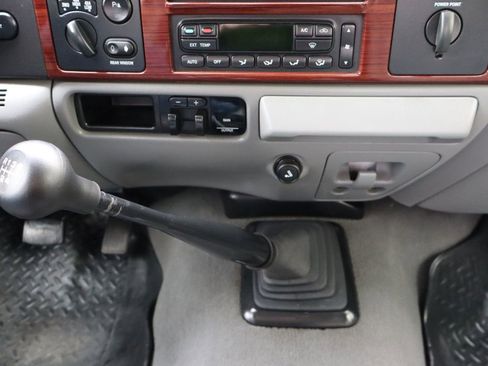 Used 2005 Ford F350 Lariat image 36