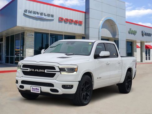 Used 2022 RAM 1500 Laramie AWD/4WD image 2