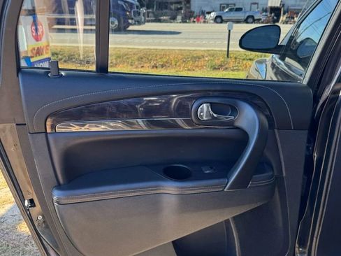 Used 2016 Buick Enclave Leather w/ Trailering Package image 17