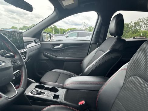 Used 2024 Ford Escape ST-Line w/ Tech Pack #1 AWD/4WD image 31