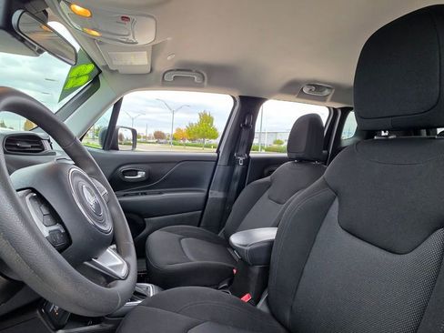 Used 2023 Jeep Renegade Latitude image 22