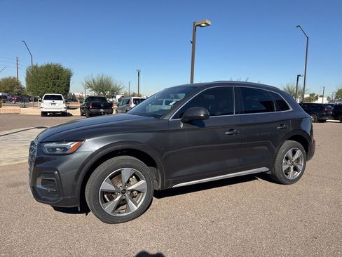 Used 2023 Audi Q5 Prestige w/ Prestige Package image 11