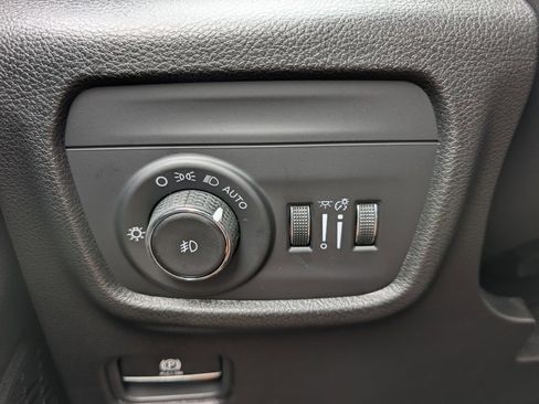 New 2025 Jeep Grand Cherokee Limited w/ Black Appearance Package image 35