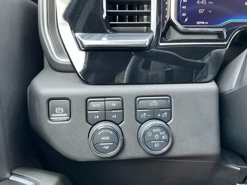 Used 2025 Chevrolet Silverado 1500 RST AWD/4WD image 19