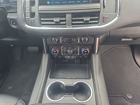 Used 2023 Chevrolet Tahoe LT w/ Luxury Package image 28