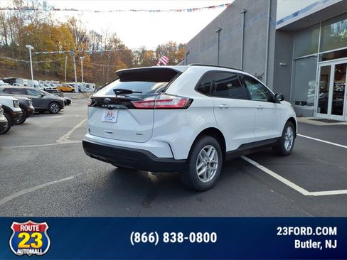 Certified 2022 Ford Edge SE image 7
