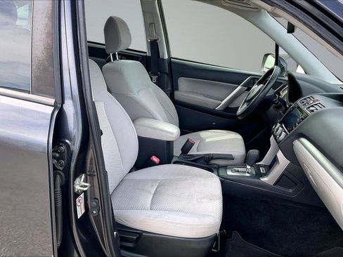 Used 2018 Subaru Forester 2.5i Premium AWD/4WD image 7
