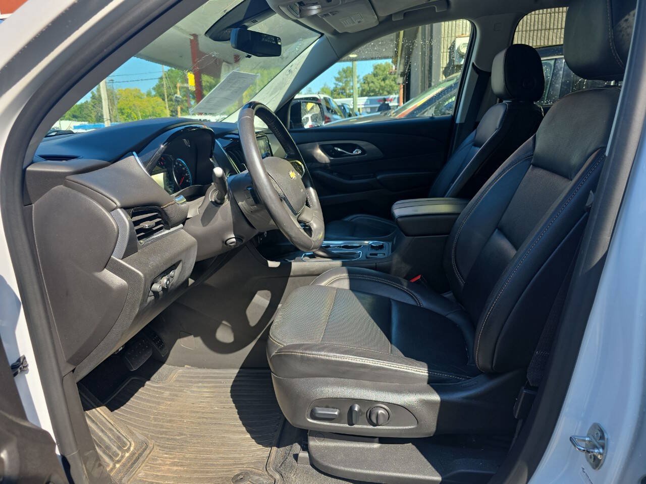 Used 2019 Chevrolet Traverse Premier w/ Driver Confidence II Package FWD image 6