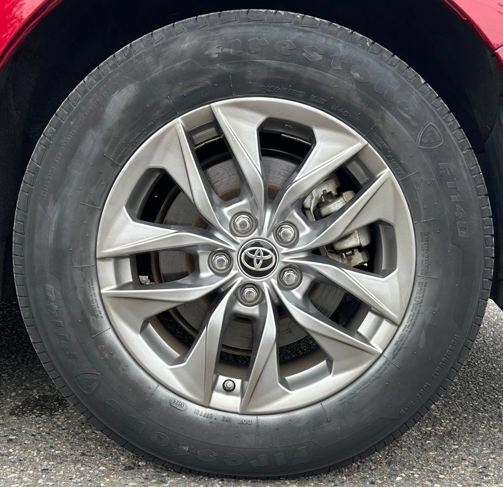 Certified 2024 Toyota Sienna LE AWD/4WD image 29