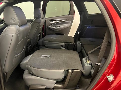 Used 2024 Buick Enclave Premium image 27