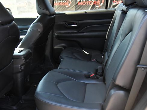Used 2024 Toyota Grand Highlander FWD image 39