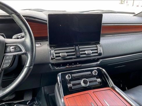 Used 2024 Lincoln Navigator Reserve image 6
