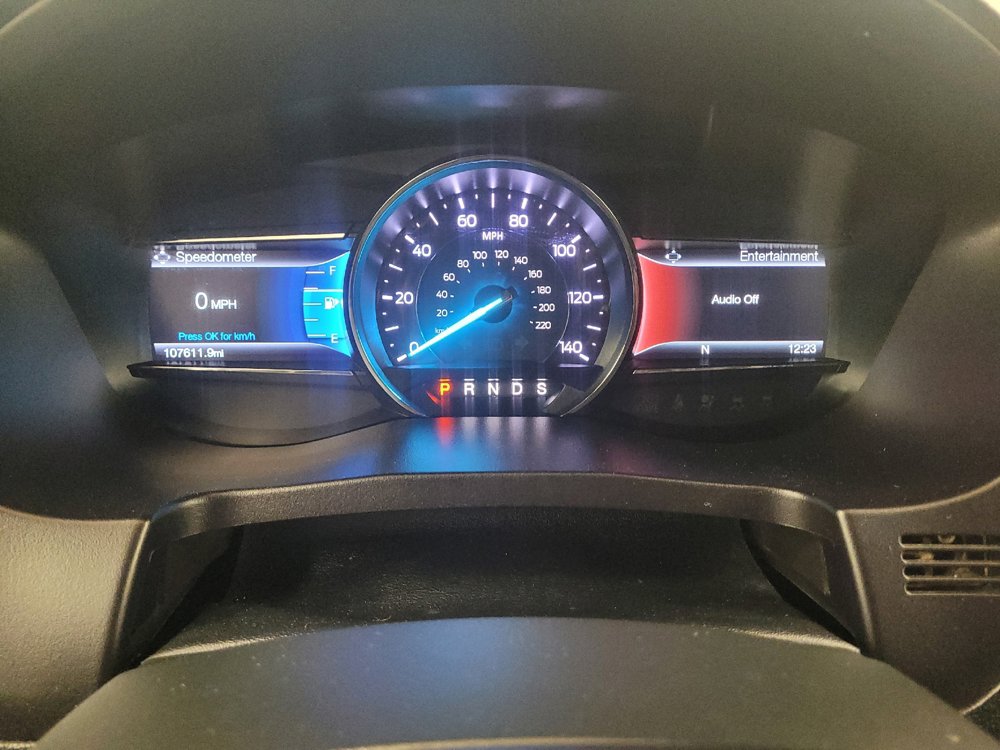 Used 2017 Ford Explorer XLT w/ Equipment Group 202A FWD image 23