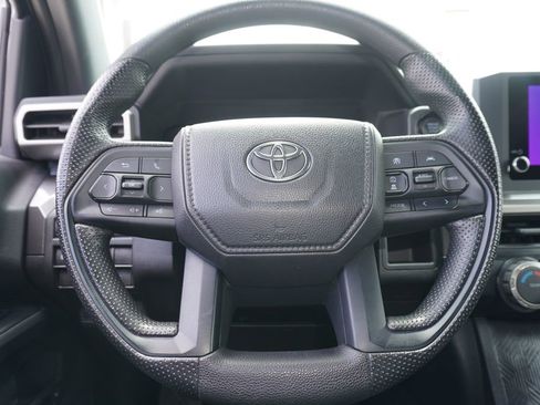 Certified 2025 Toyota Tacoma SR5 AWD/4WD image 18