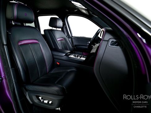 Used 2020 Rolls-Royce Cullinan Black Badge image 34