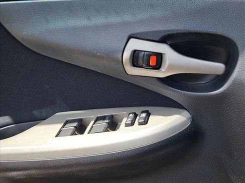 Used 2012 Toyota Corolla S image 6