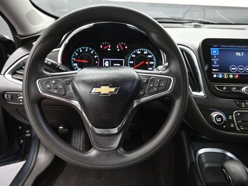 Used 2021 Chevrolet Malibu LT FWD image 27