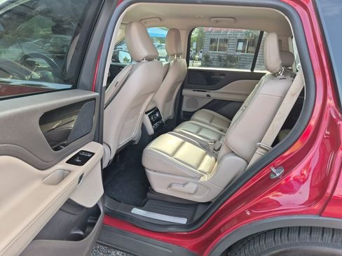 Used 2021 Lincoln Aviator 2WD w/ Elements Package image 15