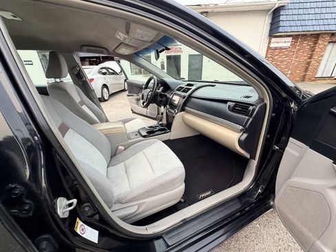 Used 2012 Toyota Camry LE FWD image 51