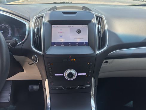 Used 2020 Ford Edge Titanium FWD image 13