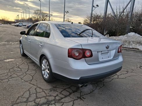 Used 2010 Volkswagen Jetta Limited Edition image 6