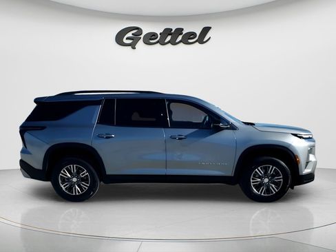 Certified 2025 Chevrolet Traverse LT FWD image 5