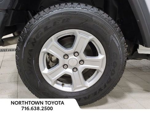 Used 2021 Jeep Wrangler Sport AWD/4WD image 17