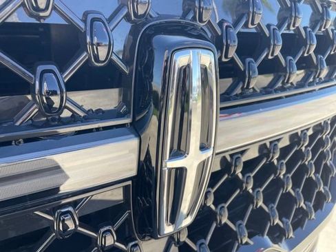 New 2026 Lincoln Navigator Reserve AWD/4WD image 31