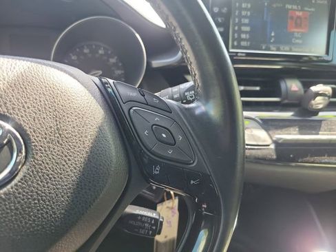 Used 2018 Toyota C-HR XLE image 16