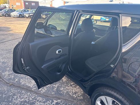 Used 2014 Kia Soul + image 10