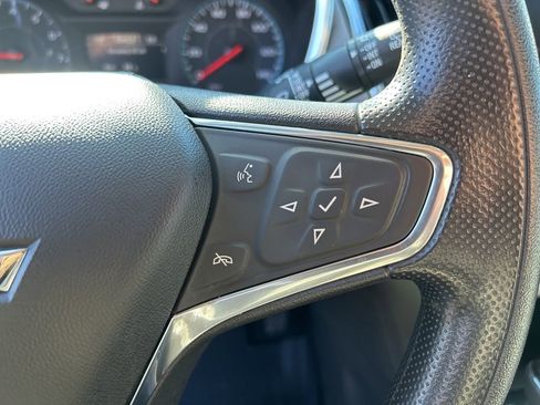 Used 2020 Chevrolet Equinox LS image 23