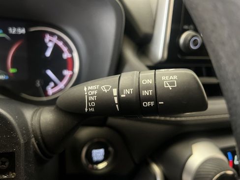 Used 2024 Toyota RAV4 XLE FWD image 36