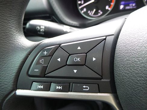 Used 2020 Nissan Sentra S FWD image 32