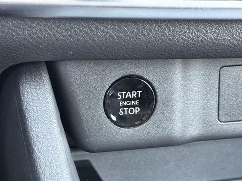 Used 2025 Nissan Rogue SV FWD image 20