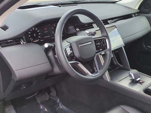 Used 2025 Land Rover Discovery Sport S image 2