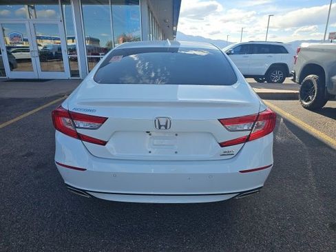 Used 2020 Honda Accord Touring image 4