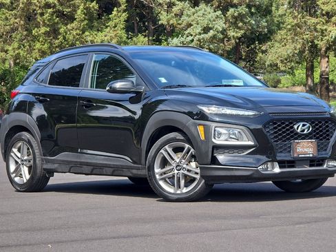 Used 2018 Hyundai Kona SEL w/ SEL Tech Package 02 image 2