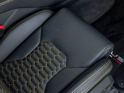 Used 2021 Lamborghini Urus AWD/4WD image 31