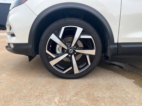 Certified 2022 Nissan Rogue Sport SL w/ Premium Package FWD image 31