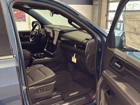 New 2026 GMC Yukon XL Elevation image 12