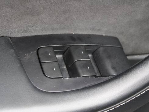 Used 2022 Tesla Model Y Performance AWD/4WD image 11