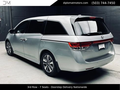 Used 2015 Honda Odyssey Touring image 5
